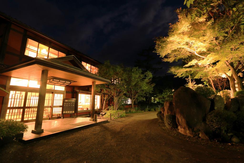 Umezono Hotel Minobu Buitenkant foto